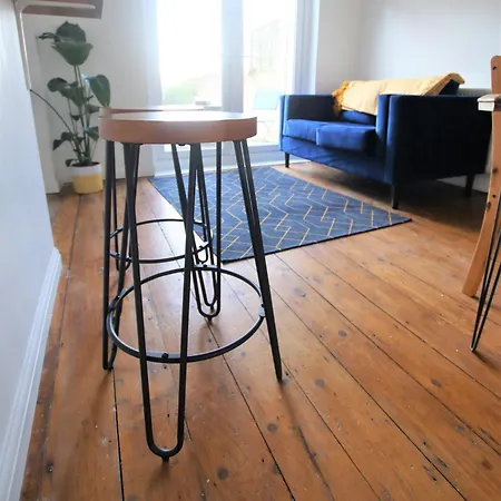Contemporary In Friendly Easton, Free Parking Bristol