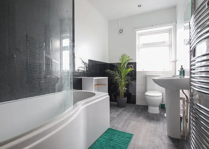 Vakantiehuis Contemporary In Friendly Easton, Free Parking