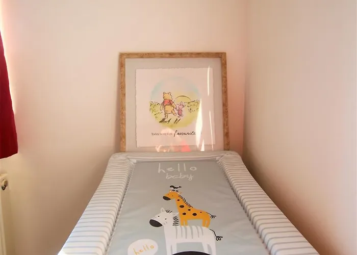 Contemporary In Friendly Easton, Free Parking Vakantiehuis