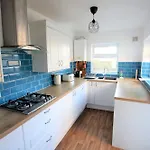 Contemporary In Friendly Easton, Free Parking *