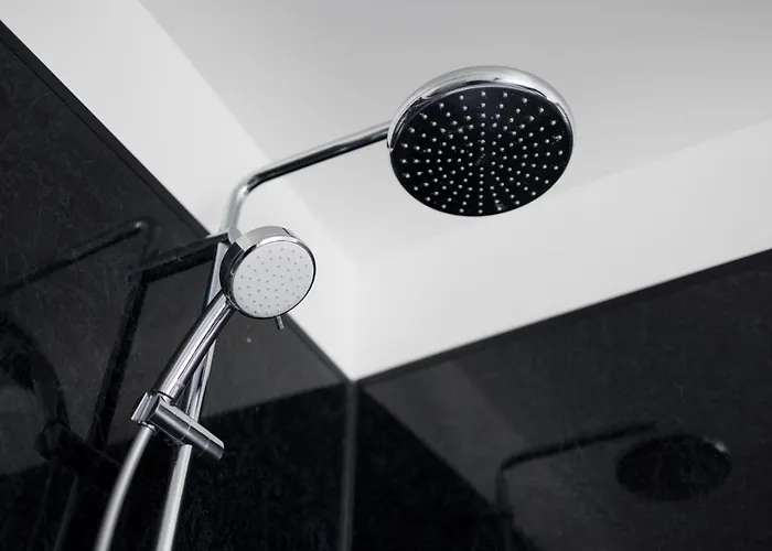 Contemporary In Friendly Easton, Free Parking *