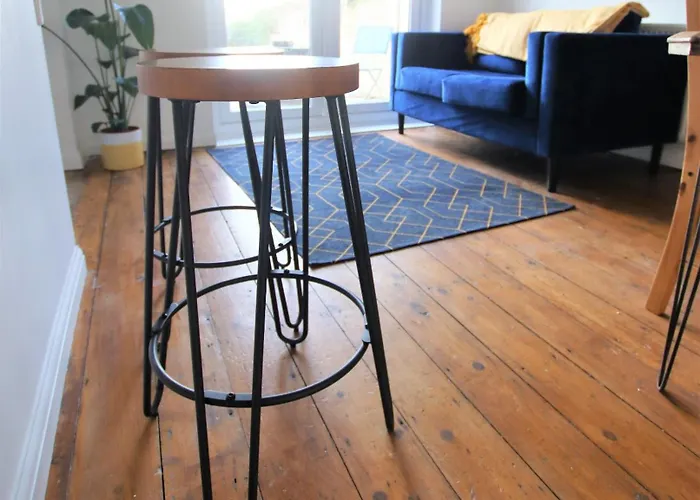 Contemporary In Friendly Easton, Free Parking Bristol